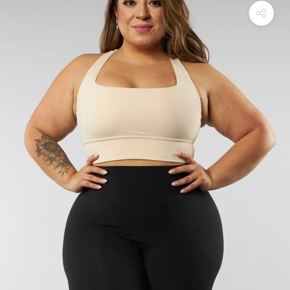 EUC Buffbunny Revolution Sports Bra in Sandy Cheek